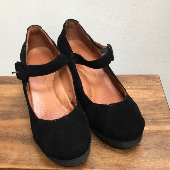 gentle souls wedge heels